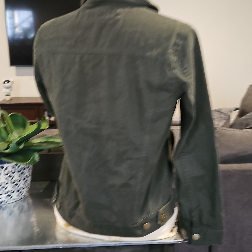 Olive Green Button-Front Utility Jacket - Picture 2 of 3